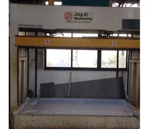 KL96-3C三斗玻璃開門柜